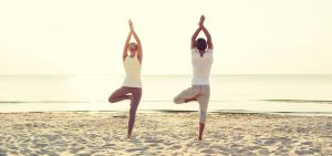 stretching yoga en pareja pilates madrid clases yoga